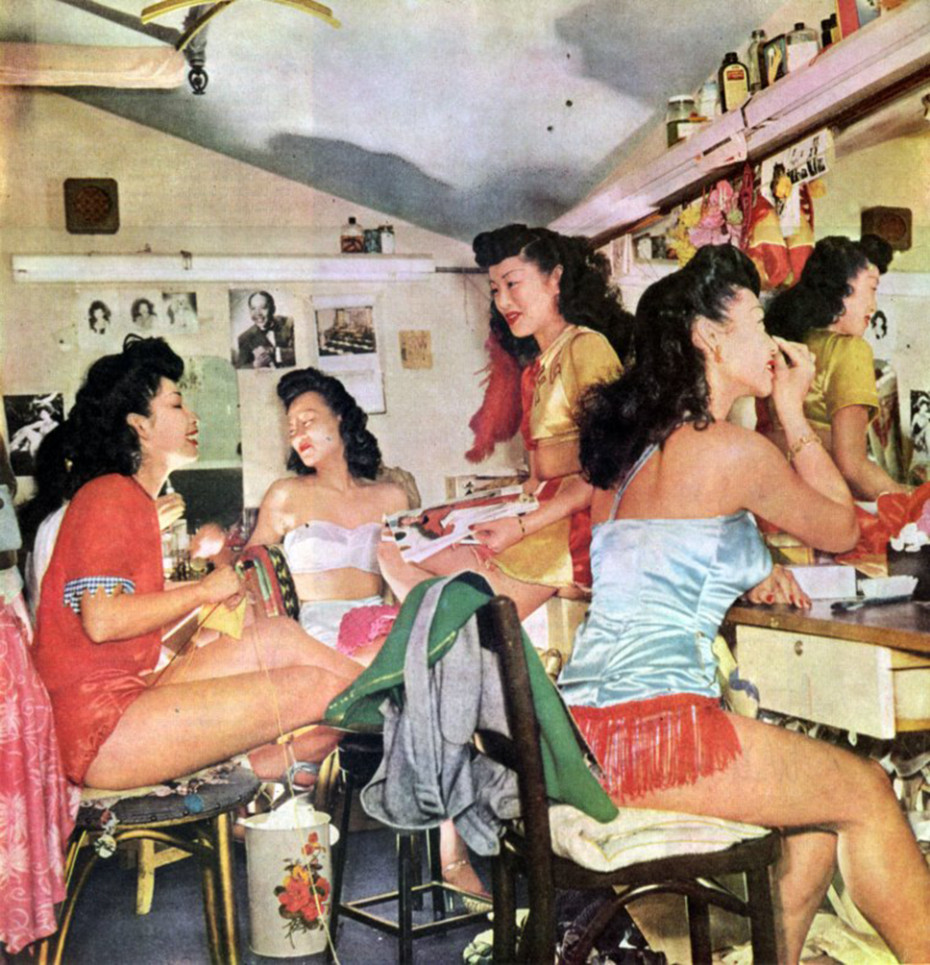 backstage-at-forbidden-city-holiday-magazine-1948-930x965.png