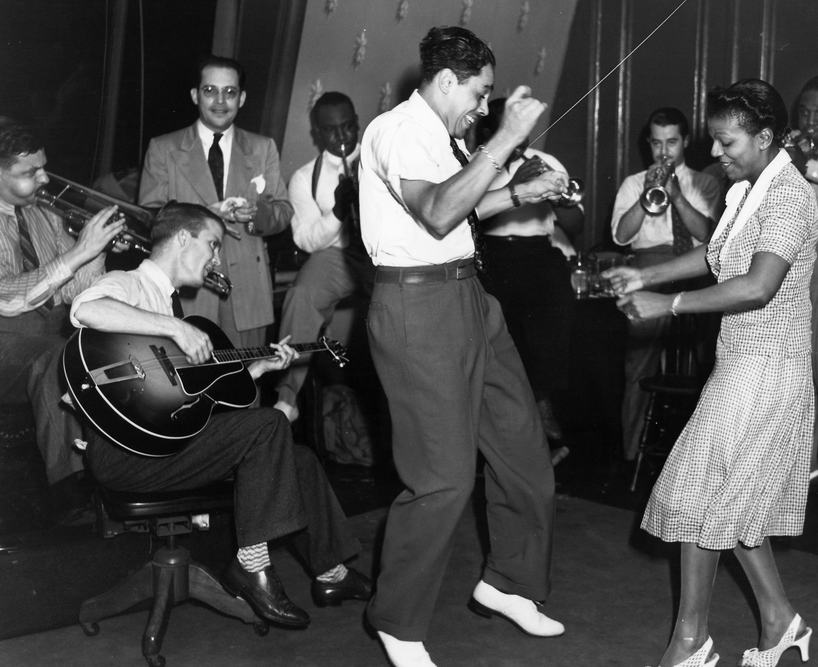 How Bands Make a Dance: Essential Tips for Swing Musicians