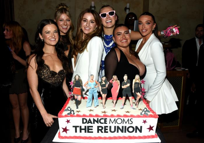 JoJoSiwaDanceMomsReunion.jpg