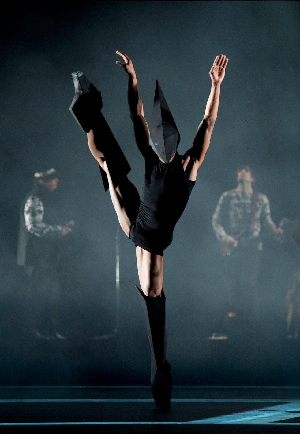 Eric Underwood in Wayne McGregor’s *Carbon Life (*Bill Cooper, courtesy Royal Opera House). Pointe allows any dancer to create new and beautiful shapes.